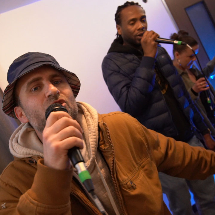 Anthony Lion, RPI et Linza chantent à Friday Freestyle, une émission musicale produite par Zaykin Music